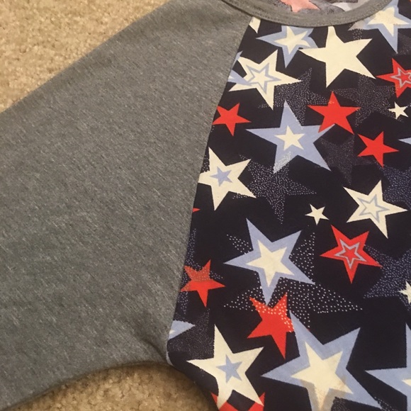 LuLaRoe Randy Tee Small Americana with Stars - Picture 5 of 8